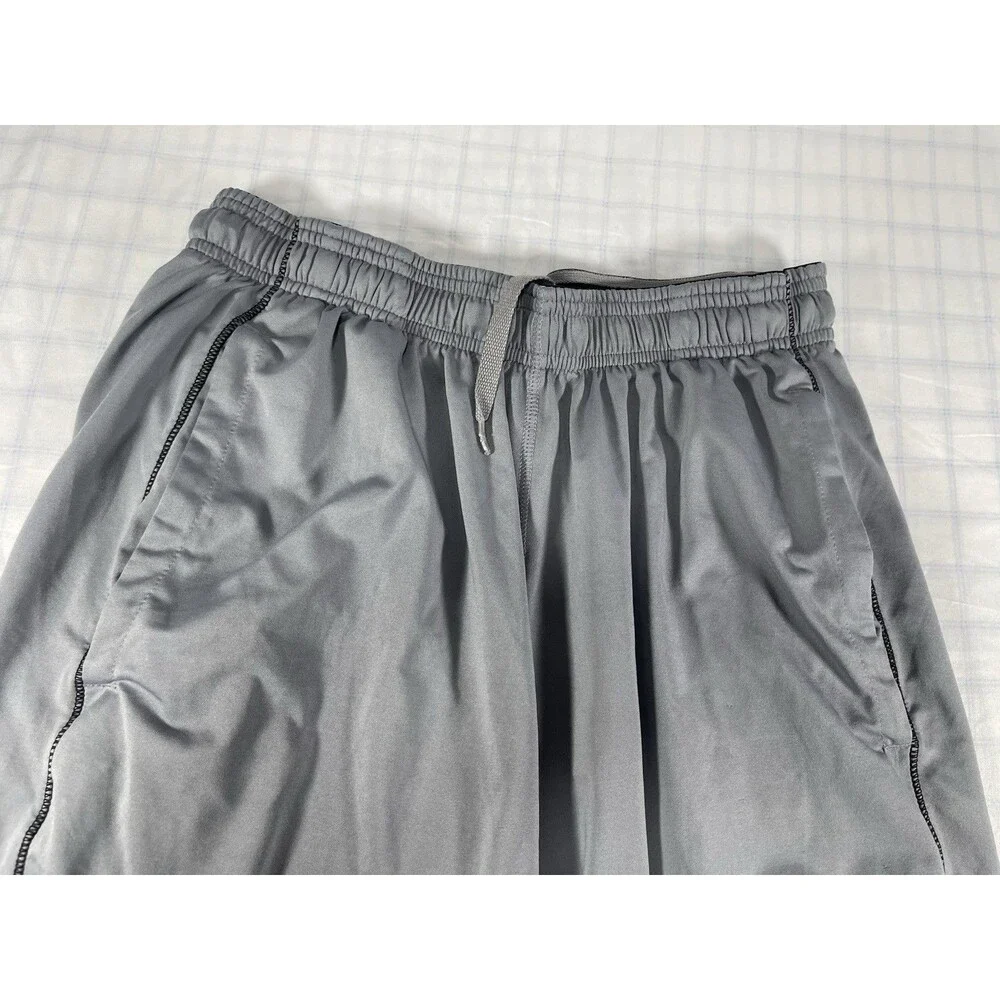 Under Armour Men’s Gray Athletic Basketball Training Shorts Size Small Loose Fit
